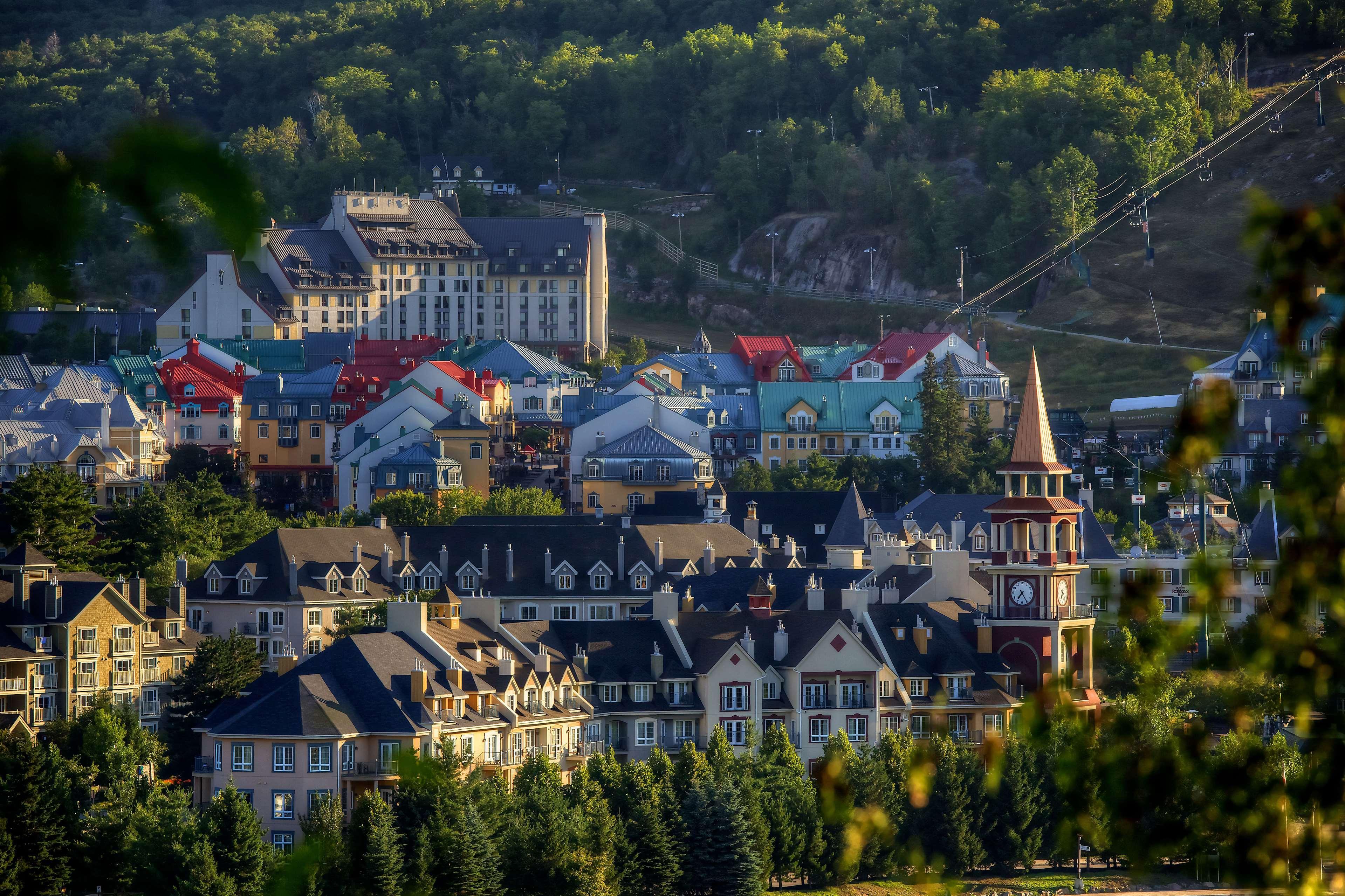 Fairmont Tremblant Hotel Exterior photo