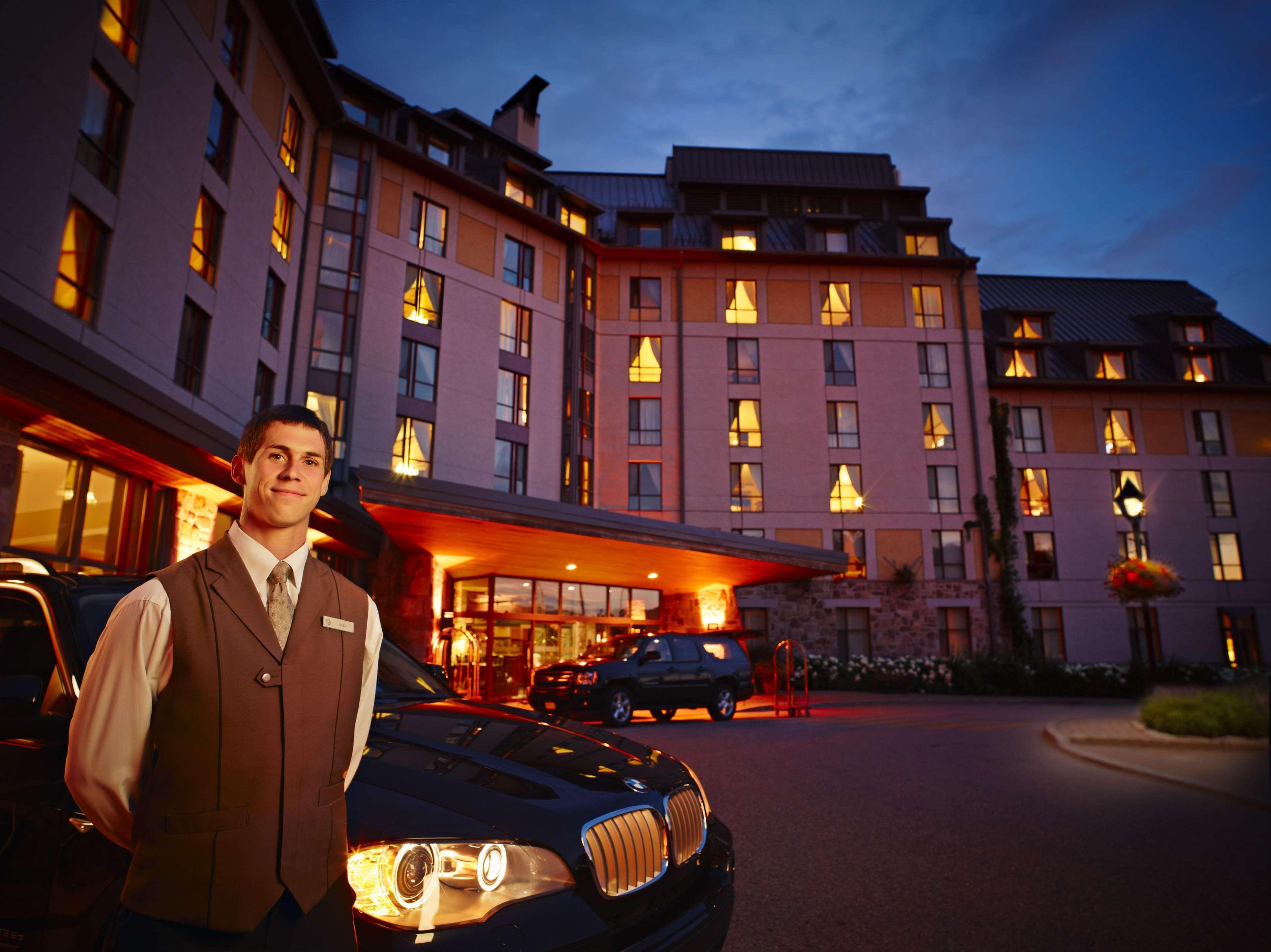 Fairmont Tremblant Hotel Exterior photo