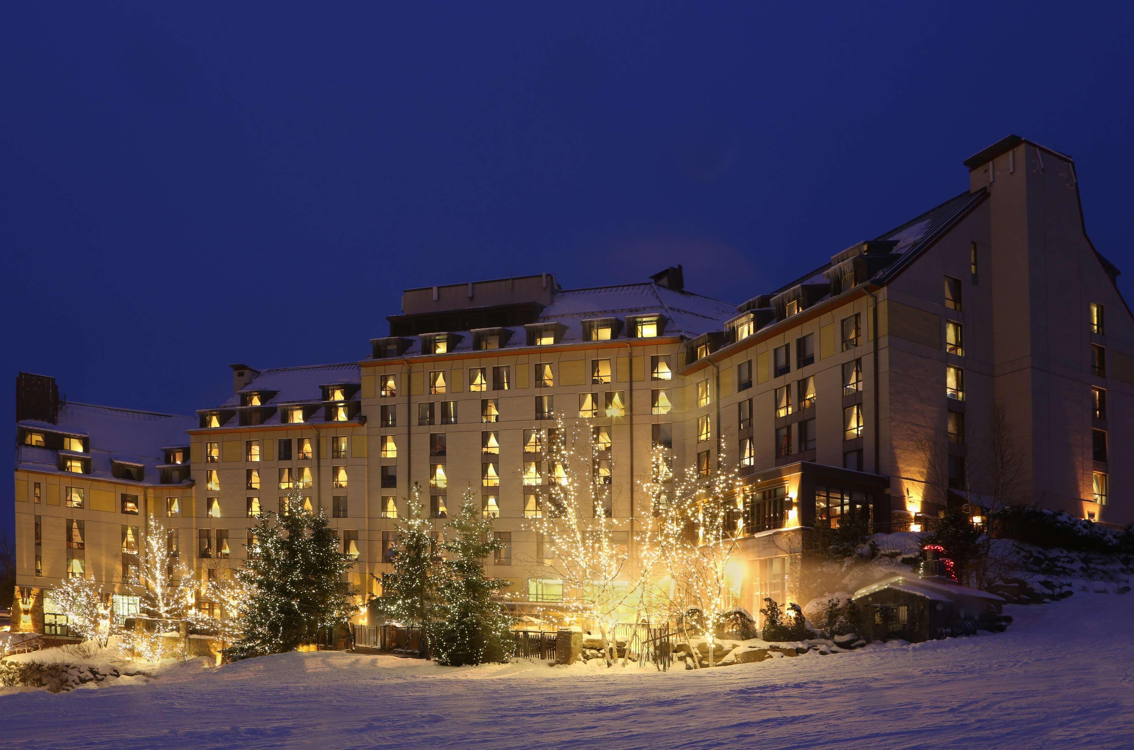 Fairmont Tremblant Hotel Exterior photo