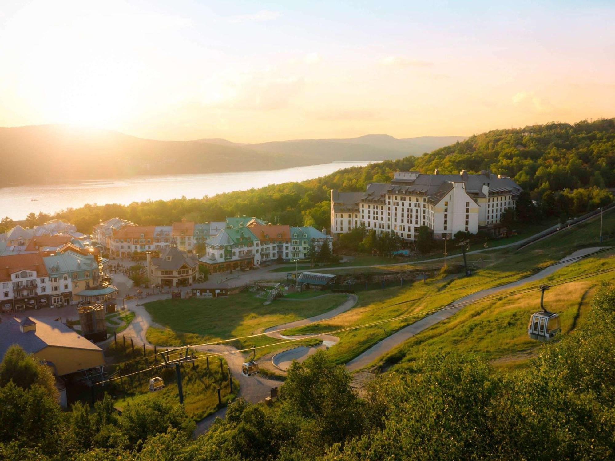 Fairmont Tremblant Hotel Exterior photo